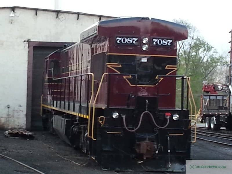 Engine 7087 leaving the shed at the New Hope Yard